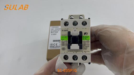 Contactor magnético Fuji Electric SC-E05P-G para piezas de repuesto de ascensor - 25A, bobina 24VDC, 3-polo con conexión de terminal de anillo